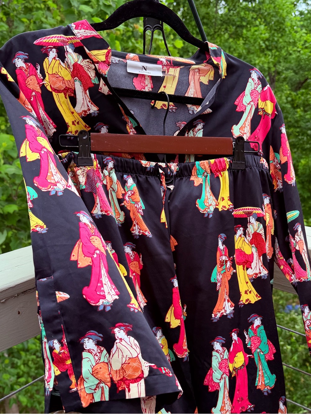 NATORI 2 Piece Pajama Loungewear Geisha Asian Silky Satin Set Black Pink Medium